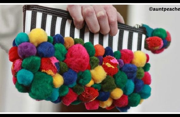 DIY Pom Pom Purse Tutorial